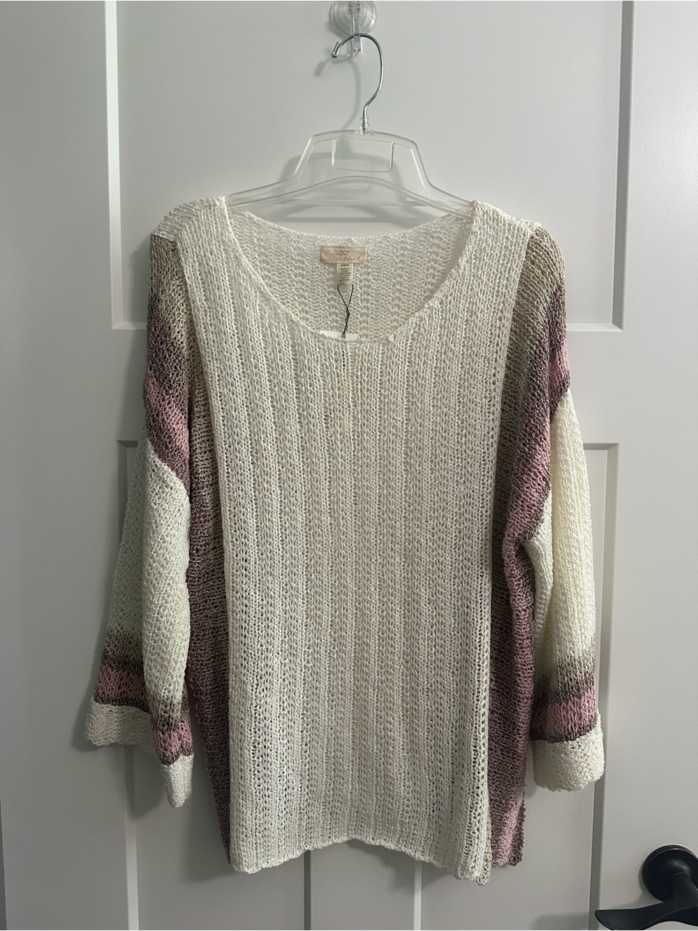 Cupio Cream Open-Knit V-Neck Sweater with Mauve and Taupe Sleeves